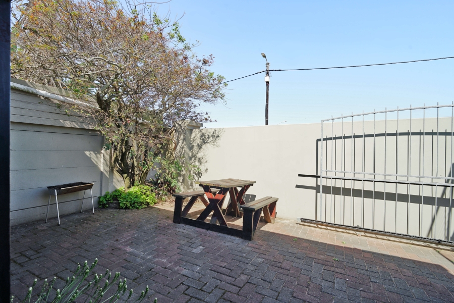 8 Bedroom Property for Sale in Gonubie Eastern Cape